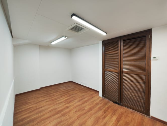 Oficina en arriendo en El Poblado, Medellín, 127 m² · foto 9 de 11