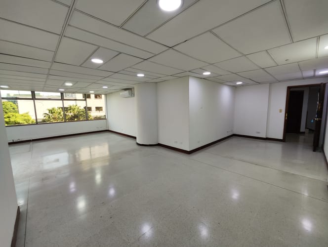 Oficina en arriendo en El Poblado, Medellín, 117 m² · foto 5 de 14