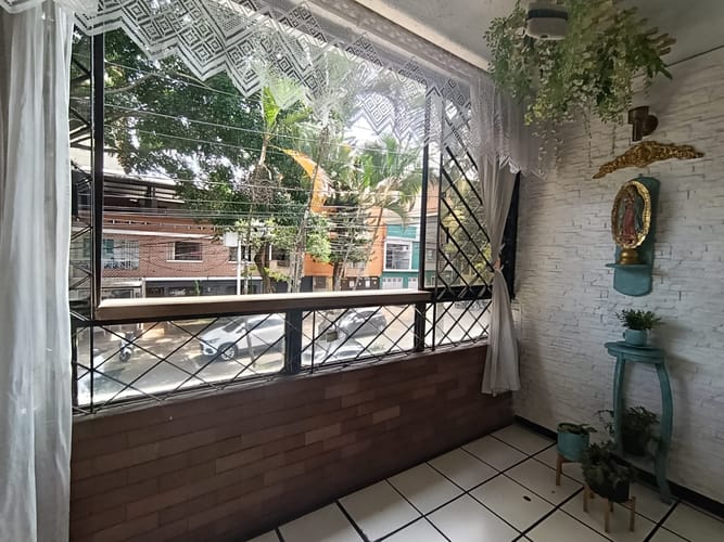 Apartamento de 4 alcobas en arriendo en Laureles, Medellín, 178 m² · foto 4 de 20