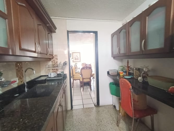 Apartamento de 4 alcobas en arriendo en Laureles, Medellín, 178 m² · foto 12 de 20