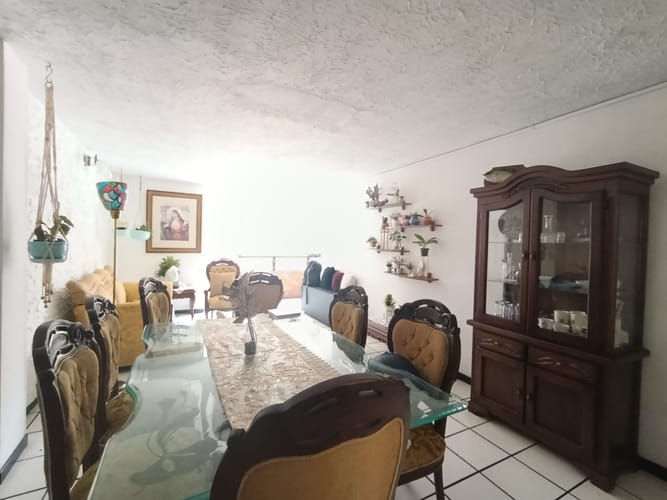 Apartamento de 4 alcobas en arriendo en Laureles, Medellín, 178 m² · foto 14 de 20