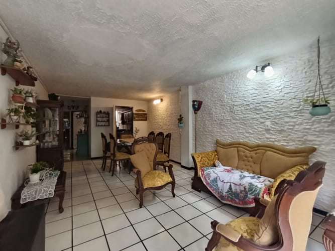 Apartamento de 4 alcobas en arriendo en Laureles, Medellín, 178 m² · foto 18 de 20