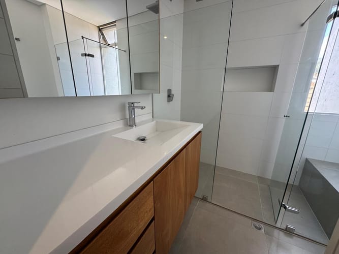 Apartamento de 2 alcobas en arriendo en El Poblado, Medellín, 155 m² · foto 3 de 20