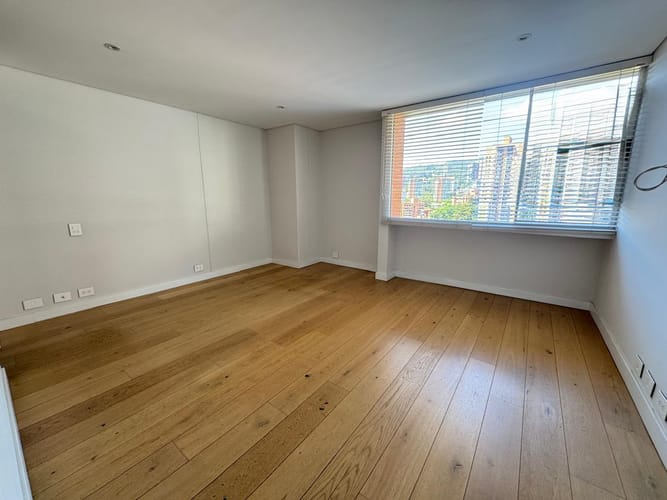 Apartamento de 2 alcobas en arriendo en El Poblado, Medellín, 155 m² · foto 7 de 20