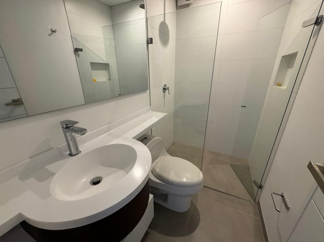 Apartamento de 2 alcobas en arriendo en El Poblado, Medellín, 155 m² · foto 8 de 20