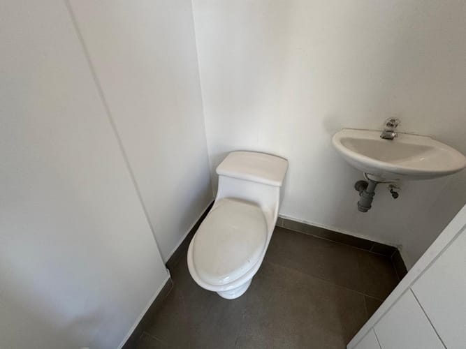 Apartamento de 2 alcobas en arriendo en El Poblado, Medellín, 155 m² · foto 14 de 20