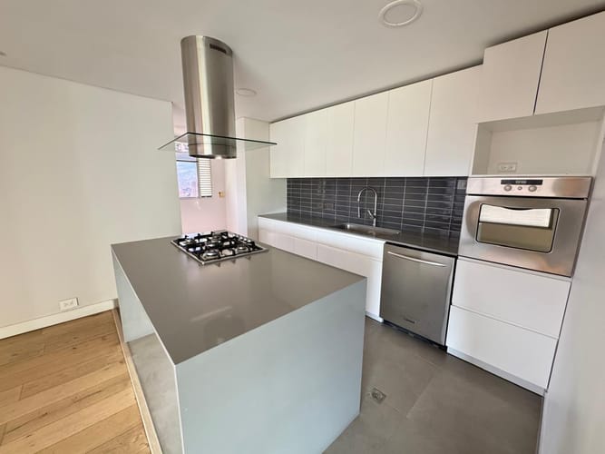 Apartamento de 2 alcobas en arriendo en El Poblado, Medellín, 155 m² · foto 18 de 20