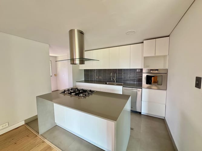 Apartamento de 2 alcobas en arriendo en El Poblado, Medellín, 155 m² · foto 19 de 20