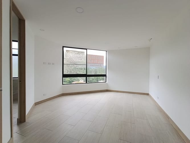 Apartamento de 2 alcobas en arriendo en El Retiro, 85 m² · foto 2 de 12