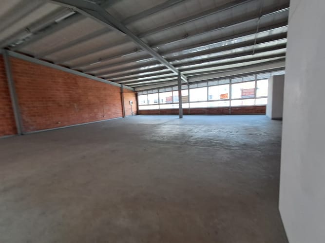 Bodega en arriendo en Laureles, Medellín, 290 m² · foto 3 de 18