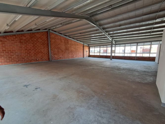 Bodega en arriendo en Laureles, Medellín, 290 m² · foto 16 de 18