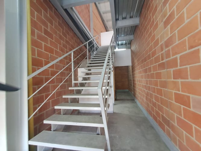 Bodega en arriendo en Laureles, Medellín, 290 m² · foto 17 de 18