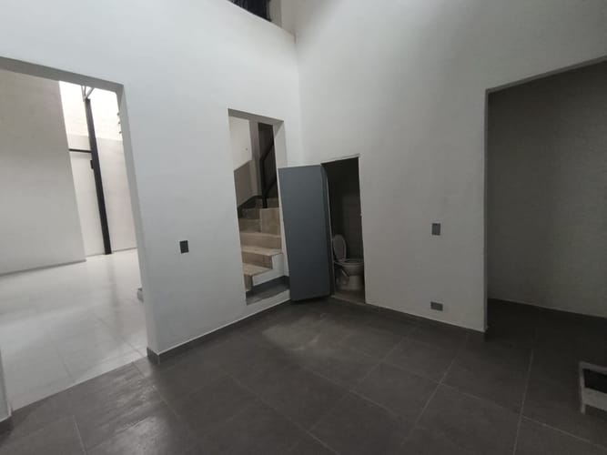 Bodega en arriendo en Bombona No.1, Medellín, 300 m² · foto 10 de 20