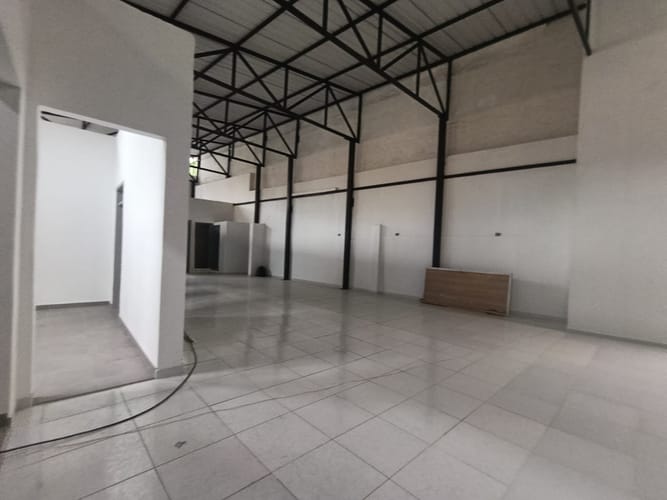 Bodega en arriendo en Bombona No.1, Medellín, 300 m² · foto 11 de 20