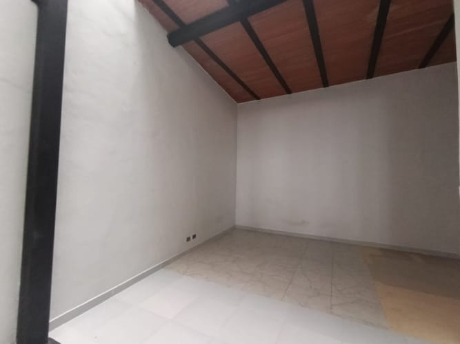 Bodega en arriendo en Bombona No.1, Medellín, 300 m² · foto 16 de 20