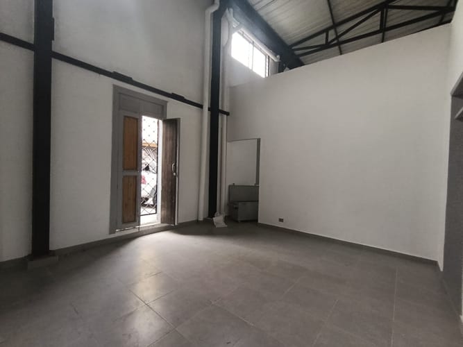 Bodega en arriendo en Bombona No.1, Medellín, 300 m² · foto 18 de 20