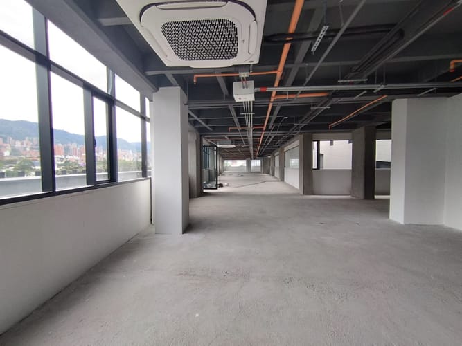 Oficina en arriendo en Cristo Rey, Medellín, 602 m² · foto 8 de 14