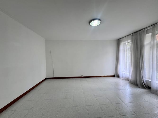 Apartamento de 3 alcobas en arriendo en El Poblado, Medellín, 200 m² · foto 6 de 13