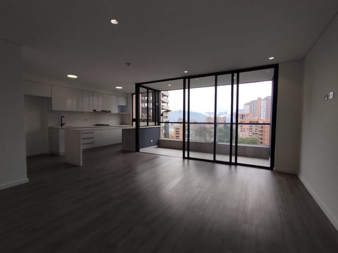 Apartamento de 2 alcobas en arriendo en El Poblado, Medellín, 95 m² · foto 4 de 20