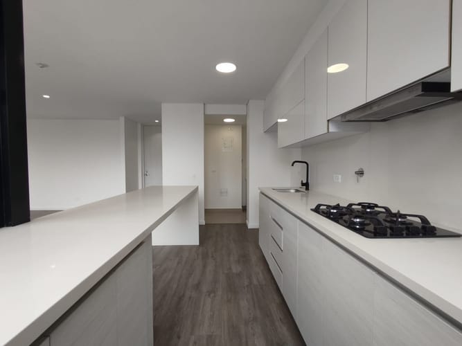 Apartamento de 2 alcobas en arriendo en El Poblado, Medellín, 95 m² · foto 6 de 20