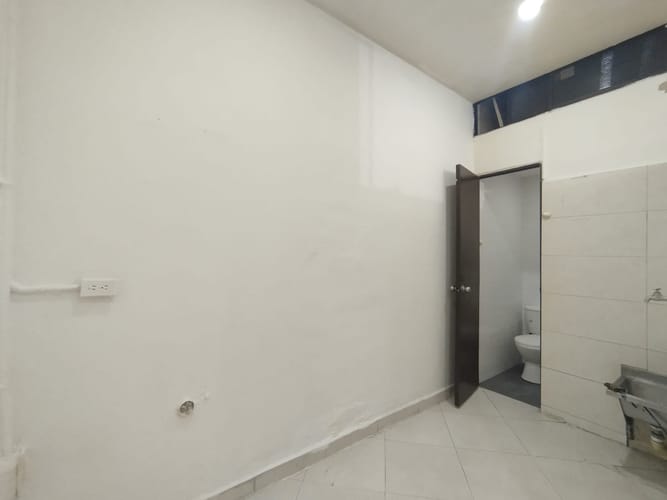 Local en arriendo en Camino Verde, Envigado, 46 m² · foto 8 de 11