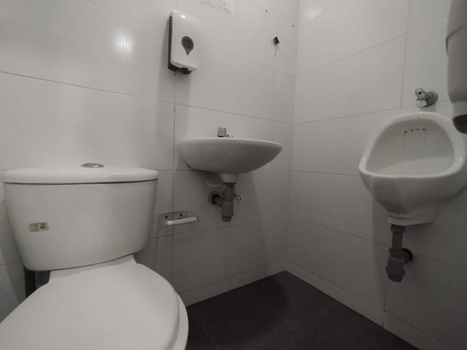 Local en arriendo en Camino Verde, Envigado, 46 m² · foto 10 de 11