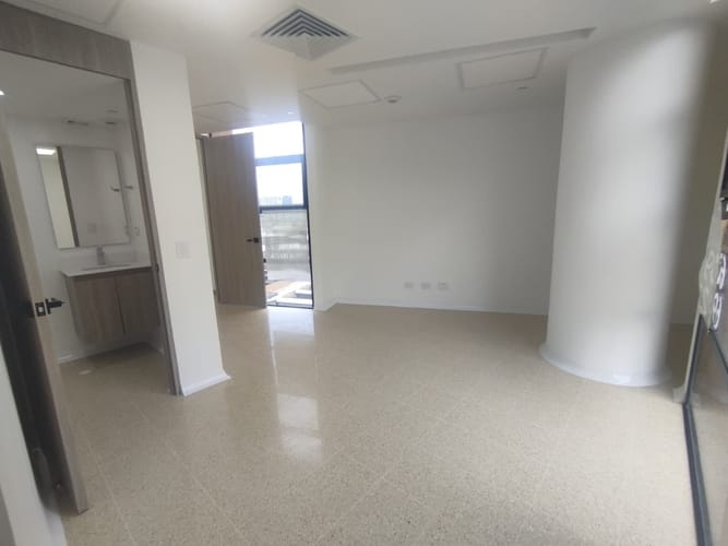 Consultorio en arriendo en El Poblado, Medellín, 33 m² · foto 6 de 9