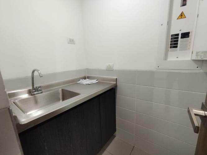 Oficina en arriendo en El Poblado, Medellín, 54 m² · foto 5 de 7