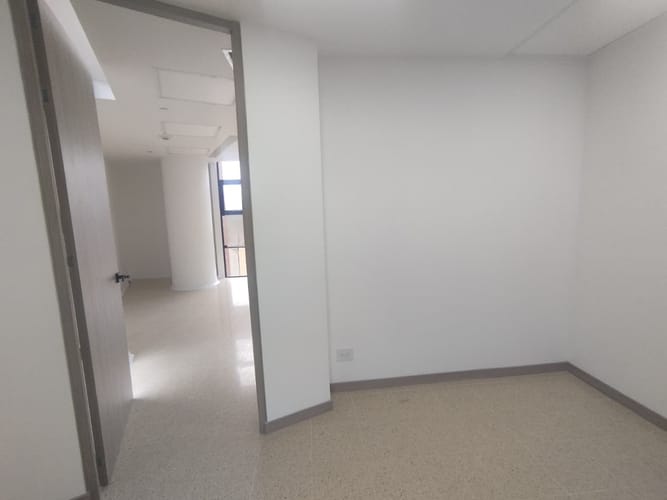 Consultorio en arriendo en El Poblado, Medellín, 33 m² · foto 9 de 9