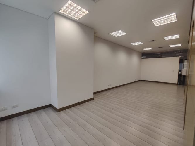 Oficina en arriendo en El Poblado, Medellín, 54 m² · foto 6 de 7