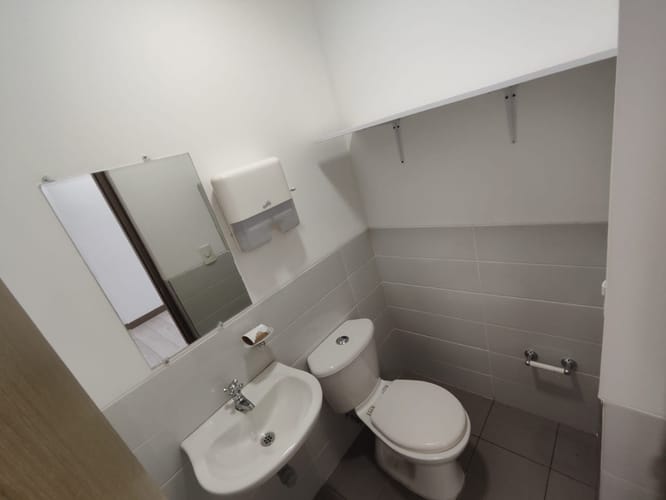 Oficina en arriendo en El Poblado, Medellín, 54 m² · foto 7 de 7