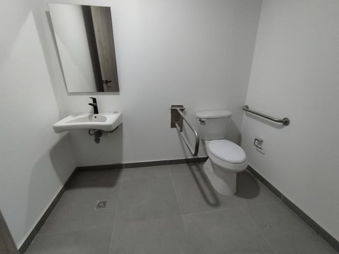 Oficina en arriendo en Cristo Rey, Medellín, 809 m² · foto 10 de 10