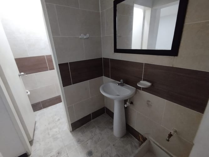 Local en arriendo en La Candelaria, Medellín, 80 m² · foto 10 de 12