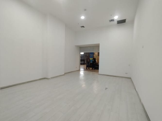 Local en arriendo en El Chagualo, Medellín, 53 m² · foto 5 de 13