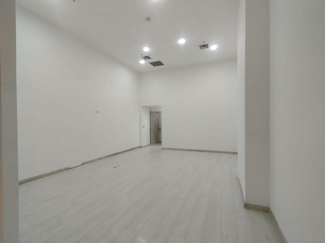 Local en arriendo en El Chagualo, Medellín, 53 m² · foto 7 de 13