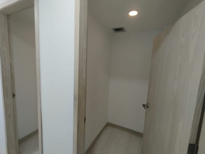 Local en arriendo en El Chagualo, Medellín, 53 m² · foto 9 de 13