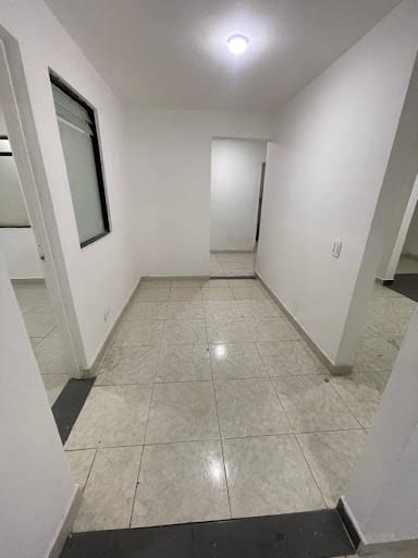 Casa de 4 alcobas en arriendo en Los Colores, Medellín, 130 m² · foto 3 de 10