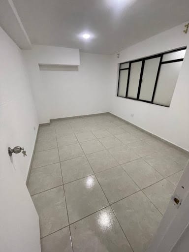 Casa de 4 alcobas en arriendo en Los Colores, Medellín, 130 m² · foto 5 de 10