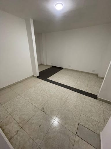 Casa de 4 alcobas en arriendo en Los Colores, Medellín, 130 m² · foto 6 de 10