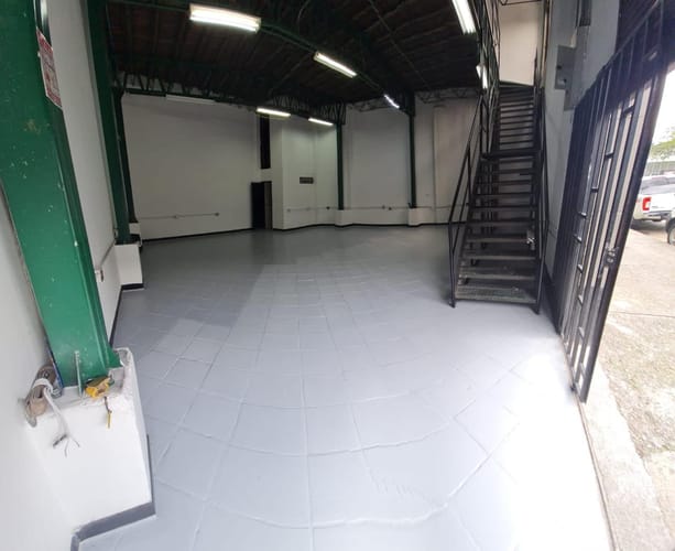 Bodega en arriendo en Perpetuo Socorro, Medellín, 180 m² · foto 5 de 15