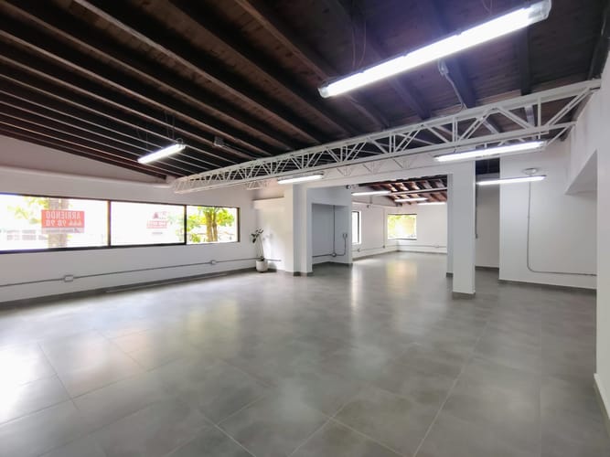 Oficina en arriendo en Belén, Medellín, 181 m² · foto 2 de 18