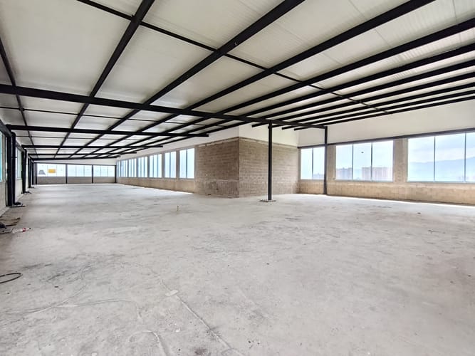 Local en arriendo en Cucaracho, Medellín, 500 m² · foto 2 de 12
