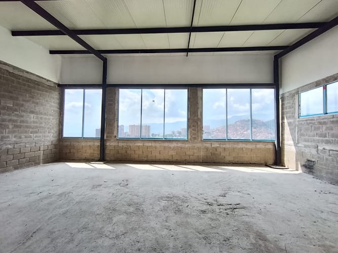 Local en arriendo en Cucaracho, Medellín, 500 m² · foto 3 de 12