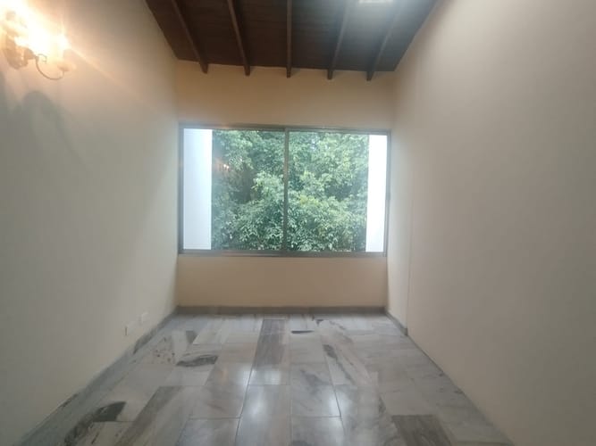 Apartamento de 3 alcobas en arriendo en El Poblado, Medellín, 148 m² · foto 3 de 18