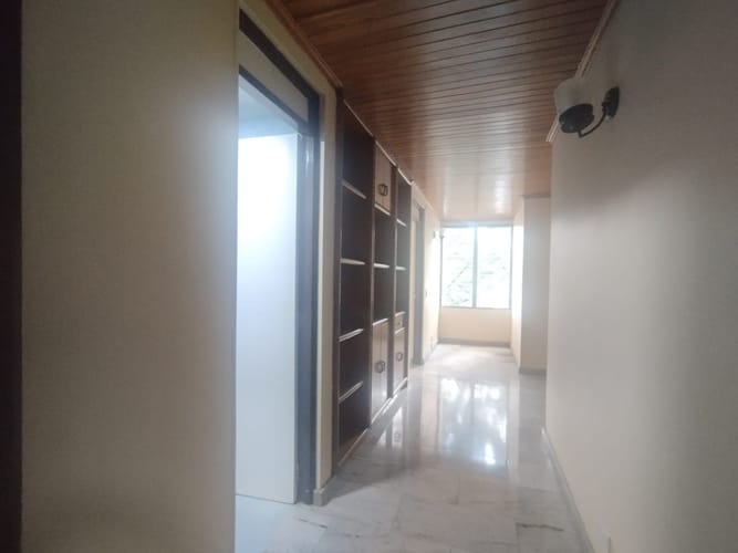 Apartamento de 3 alcobas en arriendo en El Poblado, Medellín, 148 m² · foto 5 de 18