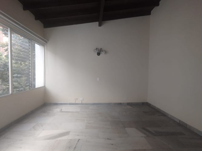 Apartamento de 3 alcobas en arriendo en El Poblado, Medellín, 148 m² · foto 8 de 18