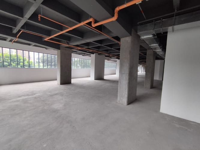 Oficina en arriendo en Cristo Rey, Medellín, 813 m² · foto 4 de 13