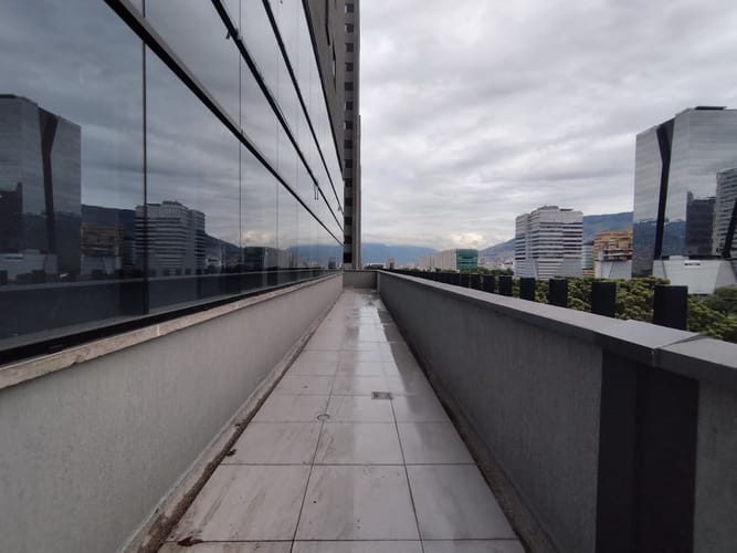 Oficina en arriendo en Cristo Rey, Medellín, 813 m² · foto 6 de 13