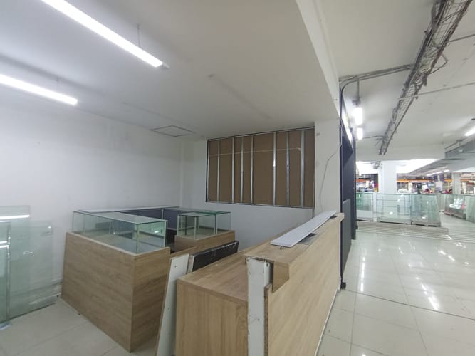 Local en arriendo en La Candelaria, Medellín, 12 m² · foto 6 de 8