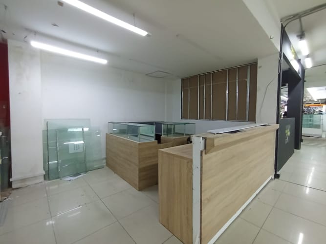 Local en arriendo en La Candelaria, Medellín, 12 m² · foto 7 de 8